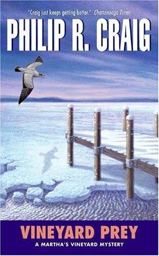 Cover image for Vineyard Prey: A Martha's Vineyard Mystery (Martha's Vineyard Mysteries (Avon Books))